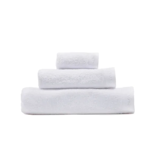 Conjunto de toalhas de banho Naf Naf casual branco de 3 peças